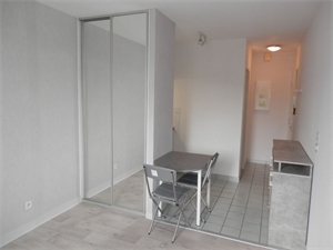 appartement à la location -   86000  POITIERS, surface 17 m2 location appartement - APR616416